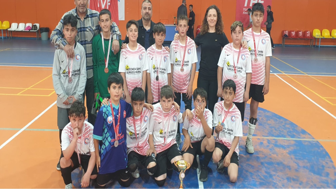 OKUL  SPORLARI KÜÇÜKLER FUTSAL MÜSABAKASI